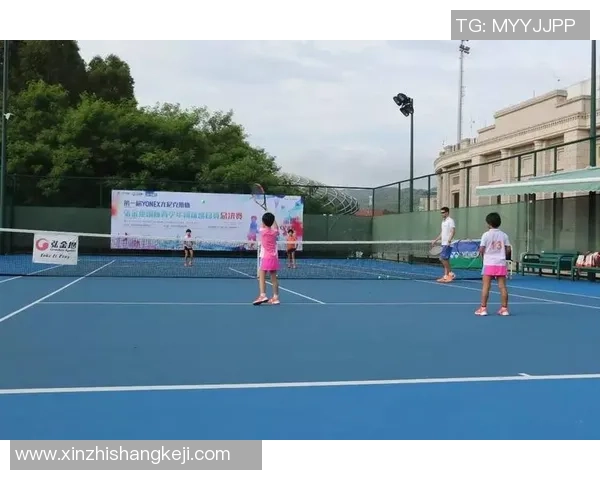 重庆网球队在总决赛中的灵活战术与团队协作展现出色表现